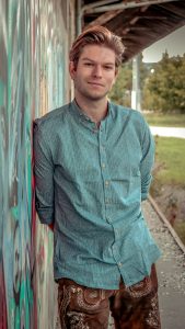 Keyboarder der Partyband OFF-BEAT aus Niederbayern bei einer Live-Show